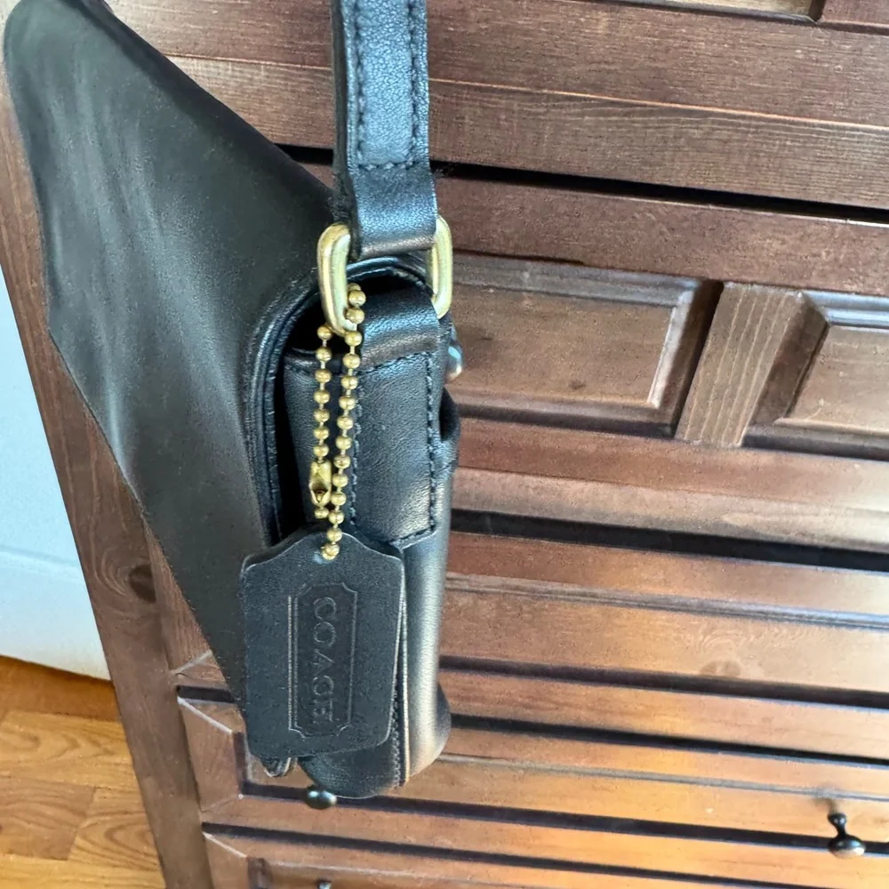 Vintage Y2K Coach Leather Crossbody Bag